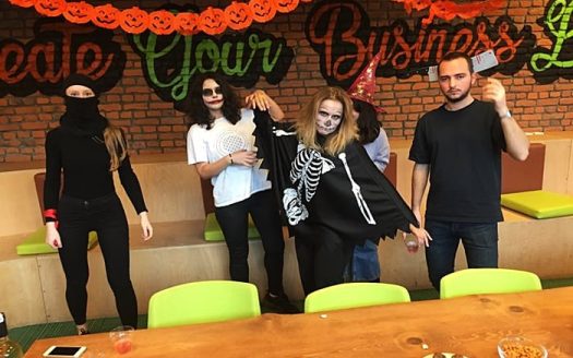 HALLOWEEN PARTY :)